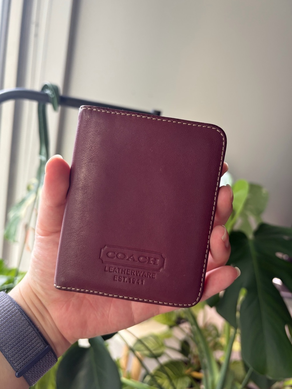 Wine/Burgundy Vintage/Y2K Leather Coach ID Holder/Mini Photo Album